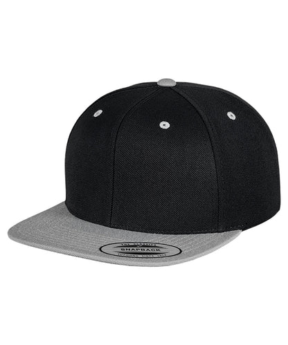 Flexfit by Yupoong The classic snapback 2-tone  (6089MT)