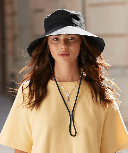 Wide brim sun hat