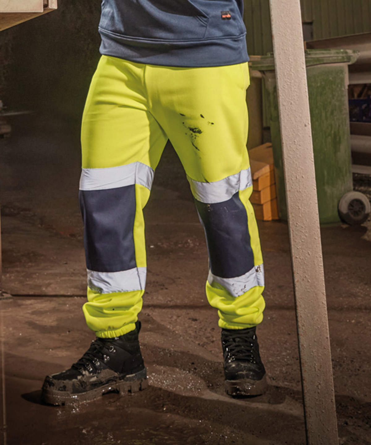 High-visibility jogger